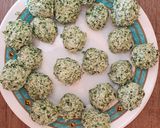Spenótos-ricottás golyó (Malfatti) paradicsommártással recept fázis 2 fotója