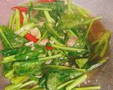 รูปขั้นตอนการทำที่ 3 ของ ยอดคะน้าผัดปลาเค็ม 🥬 🌶 / Stir fried Chinese kale with salted fish 🥬 🌶