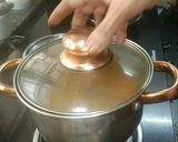 A picture of step 3 of Prawn Malai Curry.