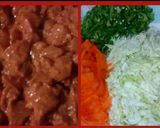 A picture of step 3 of Chicken Tikka chowmein.