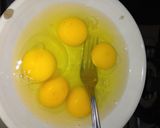 Foto langkah ke 1 dari resep Telur dadar gulung.