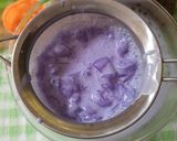 Foto langkah ke 5 dari resep Kue Mawar Tapioka Bunga Telang.