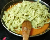 Foto del paso 7 de la receta: Fetuccine a las espinacas con salsa Napolitana