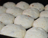 Foto del paso 5 de la receta: Bollos de Pan camperos con chicharrón