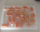 Foto del paso 1 de la receta: Pollo en salsa de chile chipotle