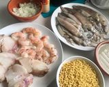 Foto del paso 1 de la receta Fideuà de rape, calamares y gambones