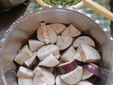રીંગણ મેથી નું શાક.(Rigan Methi Nu Shaak Recipe in Gujarati)
