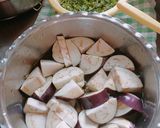 A picture of step 1 of રીંગણ મેથી નું શાક.(Rigan Methi Nu Shaak Recipe in Gujarati).
