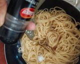 Foto langkah ke 3 dari resep Spaghetti Kornet Aglio Olio Sederhana.