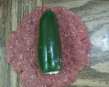 Foto del paso 5 de la receta: Carne y chile relleno de queso con tocino
