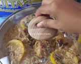 Gambar langkah 2 resipi One pan greek lemon chicken rice with roast garlic.