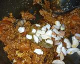 A picture of step 3 of Gobhi mussalam.