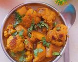 गोभी आलू की सब्जी (Gobhi Aloo ki sabzi recipe in Hindi) रेसिपी चरण 2 फोटो