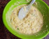 A picture of step 2 of Aloo cheela.