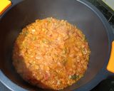 Foto del paso 3 de la receta: Sopa de Tomate con Gambitas y Chirlas