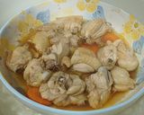 Hình bước làm 2 của món Gà hấp mướp và nấm