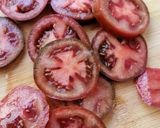 Foto del paso 1 de la receta: Ensalada de espinacas, tomate y boquerones en vinagre
