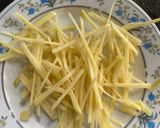 Gambar langkah 1 resipi Halia muda goreng.