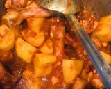 A picture of step 4 of Chicken aalu salan.