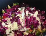 Foto del paso 4 de la receta: Col salteada con carne