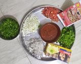 વેજ ચીઝ પીઝા પરાઠા(veg cheese pizza parotha recipe in gujarati) રેસીપી સ્ટેપ2ફોટો