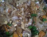 Foto langkah ke 5 dari resep Kwetiau goreng baso.