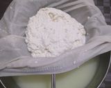 A picture of step 1 of Chocolate Layered Sandesh.