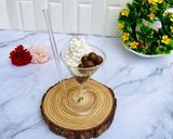 A picture of step 4 of Oreo dessert pots.