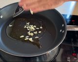 Foto del paso 1 de la receta: Pasta a la puttanesca de sardinas