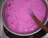 Foto langkah ke 3 dari resep Bubur sum-sum buah naga.