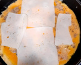 Foto del paso 6 de la receta: Tortilla de 6 huevos con queso gorgonzola y queso de cabra
