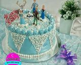 Foto langkah ke 7 dari resep Cake ulang tahun thema Frozen.