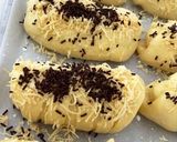 Foto langkah ke 4 dari resep Roti manis isi pisang nougat.