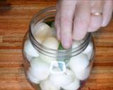Foto del paso 3 de la receta: Cebollines en conserva