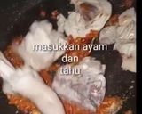 Foto langkah ke 7 dari resep Semur Tahu Ayam Pedas.