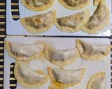 Foto del paso 1 de la receta: Empanadillas de ventresca y empanadillas de carne caseras