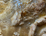 Foto del paso 2 de la receta: Pechuga de pollo en salsa con patatas a lo pobre