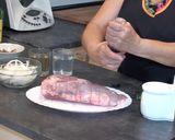 Foto del paso 1 de la receta Redondo de ternera a las dos salsas