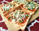 Foto langkah ke 5 dari resep Mozzarella Pizza Roti Tawar.