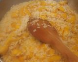 Foto del passaggio 3 della ricetta Risotto con noci e pancetta croccanti..e zucca🎃