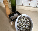 Foto del paso 1 de la receta: Coquinas al ajillo