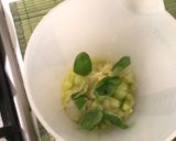 Foto del passaggio 3 della ricetta Mezzi Paccheri Ondulati con Vongole, Crema di Asparagi, Datterini Confit e Basilico Fritto