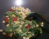 Foto langkah ke 3 dari resep Tumis buncis jagung manis.