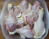 Foto del paso 1 de la receta: Pollo marinado con coco y jengibre