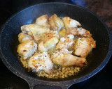 Foto del paso 6 de la receta: Pollo al ajillo con masa de maíz 🌽 - sin gluten sin lactosa