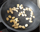 Foto del paso 1 de la receta: Rape en salsa de almendras
