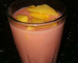 A picture of step 3 of Mangodates shake.