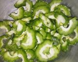 Foto langkah ke 1 dari resep Tumis pare tempe.
