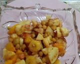A picture of step 4 of Fruit chat with Aloobukhara chutney.