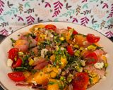 Une image de l'étape 1 de Salade méditerranéenne au melon, jambon cru, feta et basilic😃.